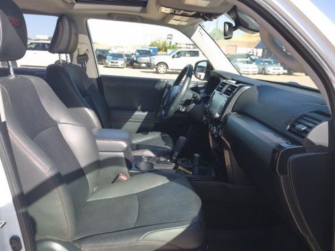 Used 2021 Toyota 4Runner Venture w/ Moonroof Package AWD/4WD image 32