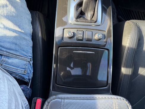 Used 2010 INFINITI FX35 AWD w/ Navigation Pkg image 16