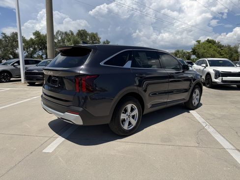 Certified 2026 Kia Sorento LX FWD image 4