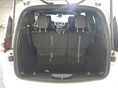 New 2026 Chrysler Pacifica Select image 32