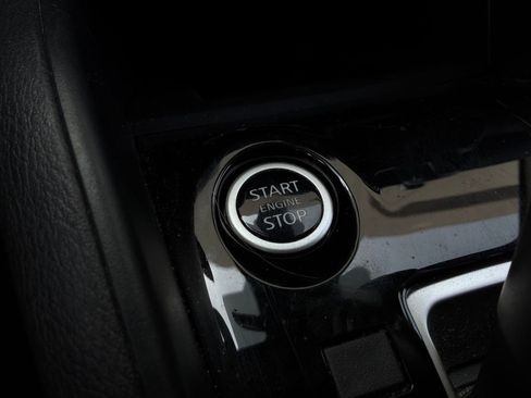 Used 2025 Nissan Versa SV FWD image 22