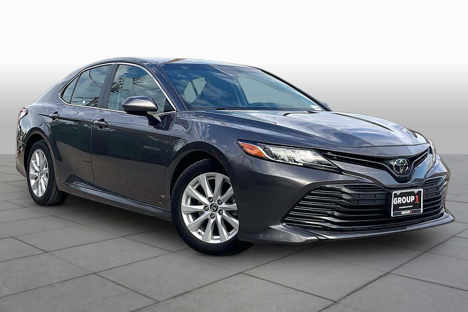 Used 2019 Toyota Camry LE FWD image 3