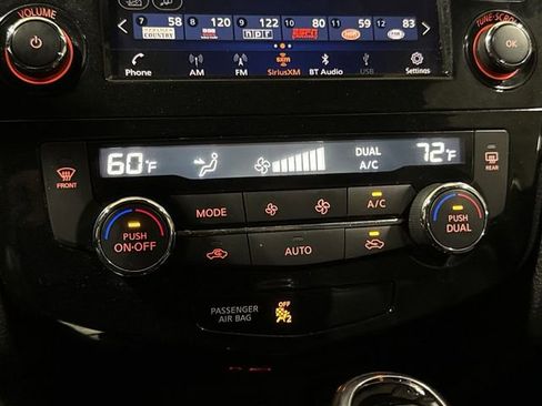 Used 2018 Nissan Rogue SL AWD/4WD image 17