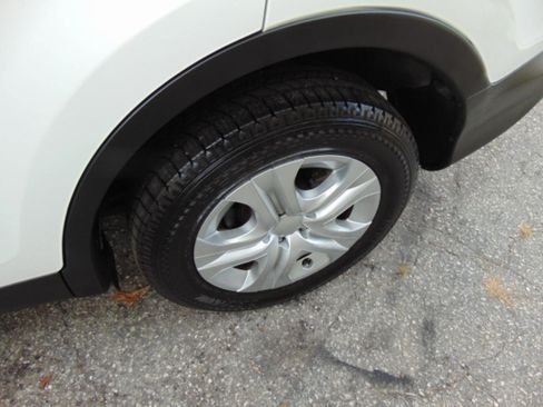 Used 2014 Toyota RAV4 LE FWD image 12