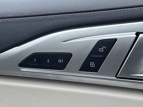 Used 2022 BMW 840i Convertible w/ Comfort Seating Package image 13