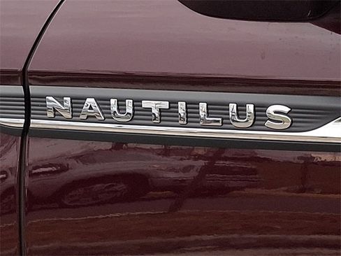 Used 2022 Lincoln Nautilus Reserve image 33