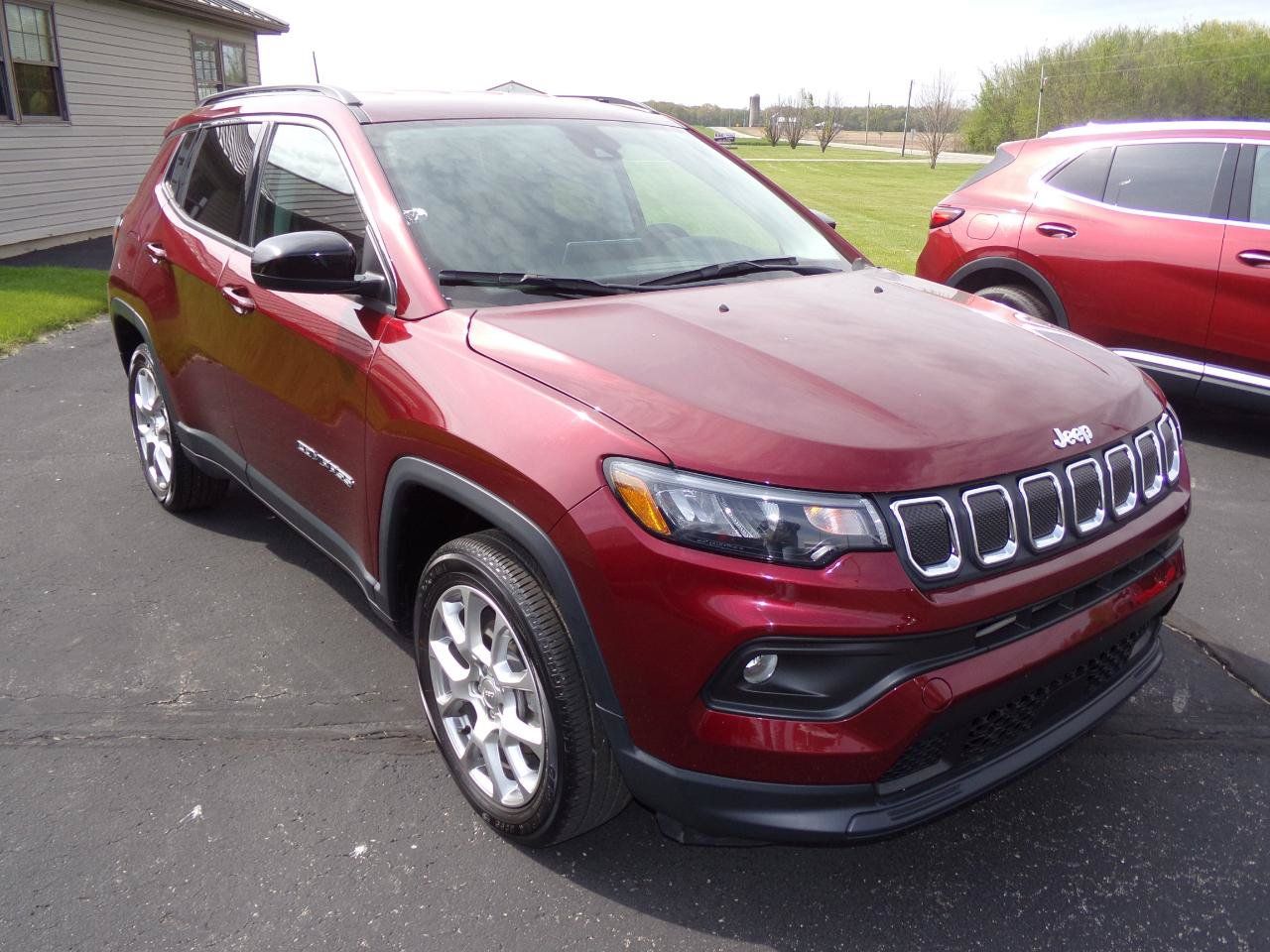 Used 2022 Jeep Compass Latitude AWD/4WD image 7