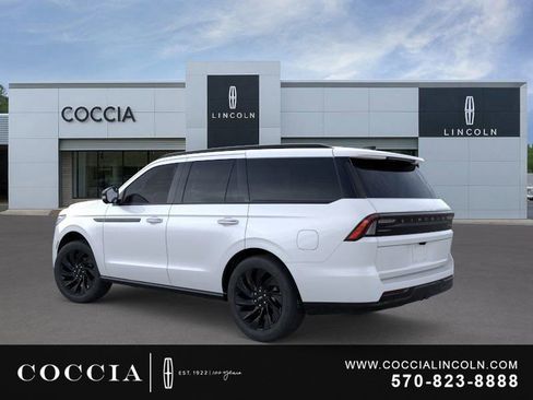 New 2025 Lincoln Navigator Reserve w/ Jet Appearance Package image 4