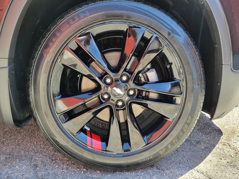 Used 2018 Chevrolet Trax LT w/ Redline Edition FWD image 13