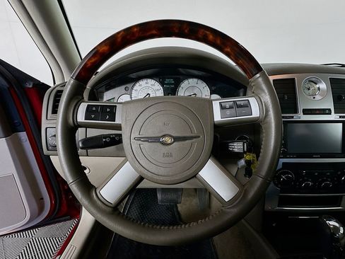 Used 2009 Chrysler 300 C image 11