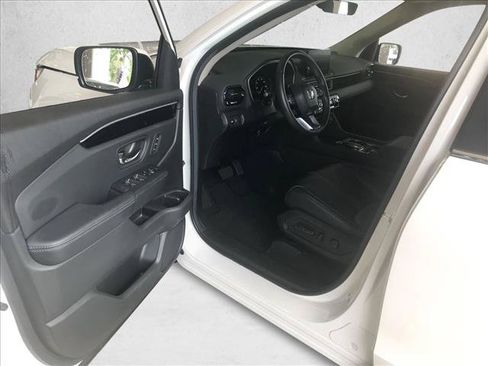 Certified 2025 Honda Pilot EX-L image 11