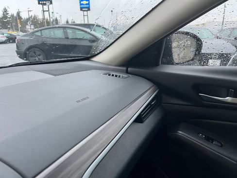 Used 2025 Nissan Altima 2.5 SV image 37