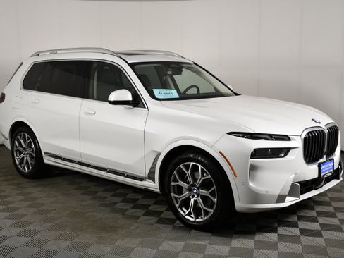 Used 2026 BMW X7 xDrive40i AWD/4WD image 4