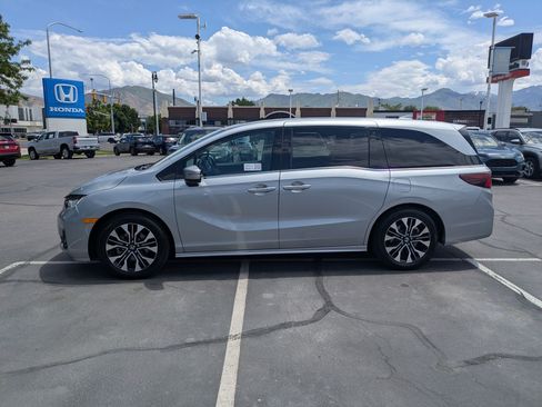 Certified 2025 Honda Odyssey Elite image 9