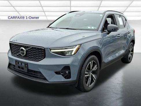 Certified 2023 Volvo XC40 B5 Plus w/ Climate Package AWD/4WD image 3