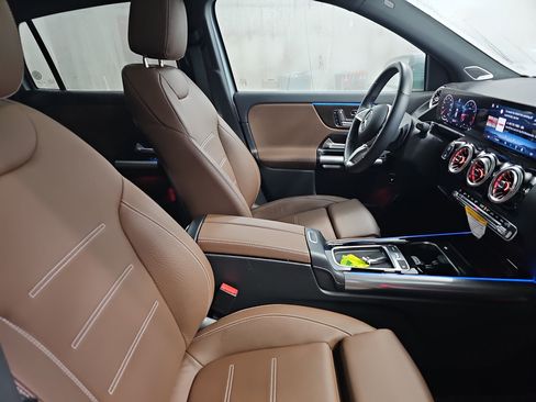 Certified 2025 Mercedes-Benz GLA 250 GLA 250 image 11