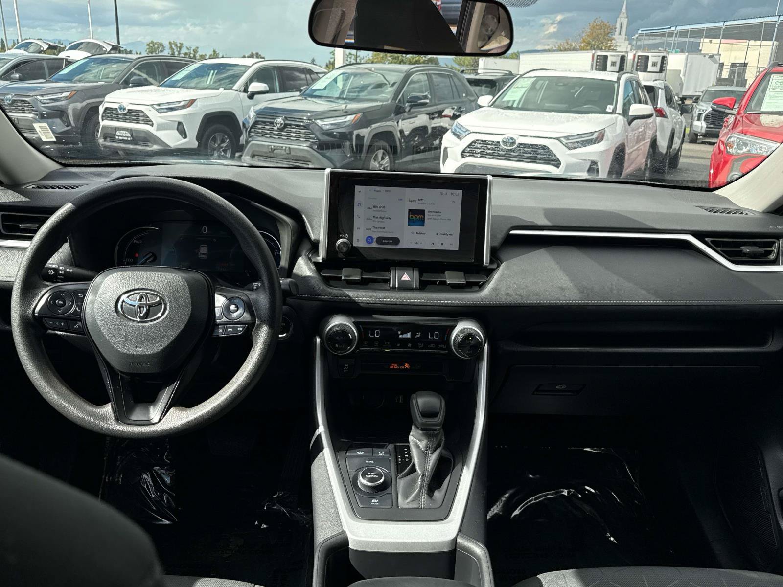 Used 2025 Toyota RAV4 XLE AWD/4WD image 15