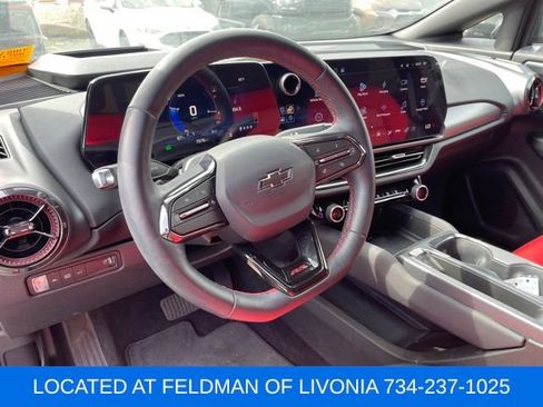 Used 2025 Chevrolet Equinox EV RS w/ Convenience Package II FWD image 7