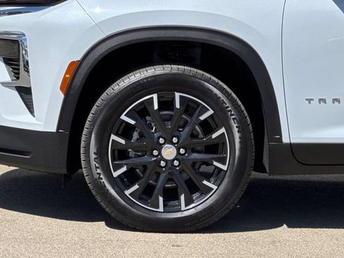 New 2026 Chevrolet Traverse LT w/ Sun and Wheel Package FWD image 40