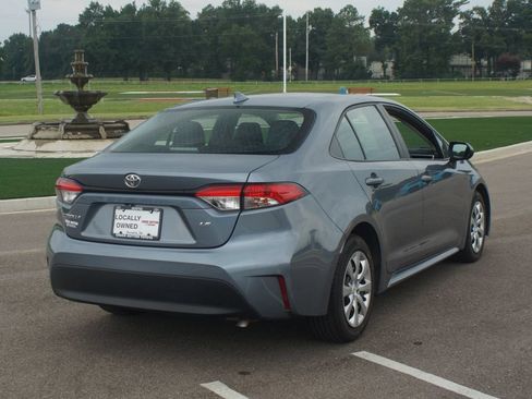 Used 2024 Toyota Corolla LE FWD image 18
