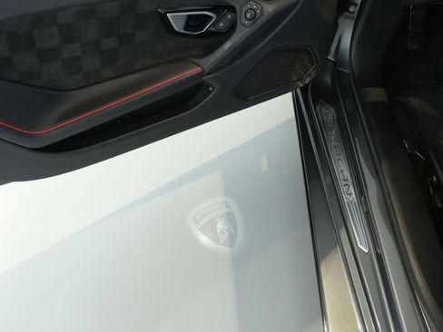 Used 2020 Lamborghini Huracan EVO AWD/4WD image 23