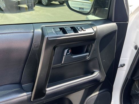 Used 2019 Toyota 4Runner SR5 AWD/4WD image 30