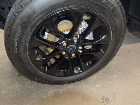 Used 2024 Jeep Wrangler Unlimited Sahara w/ Dual Top Group image 31