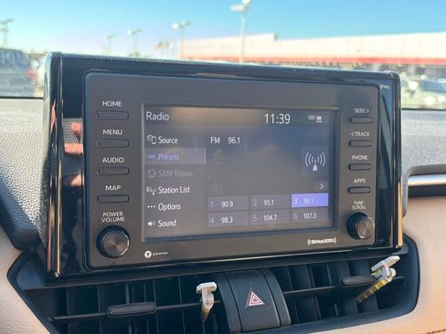 Used 2021 Toyota RAV4 XLE w/ Convenience Package image 10