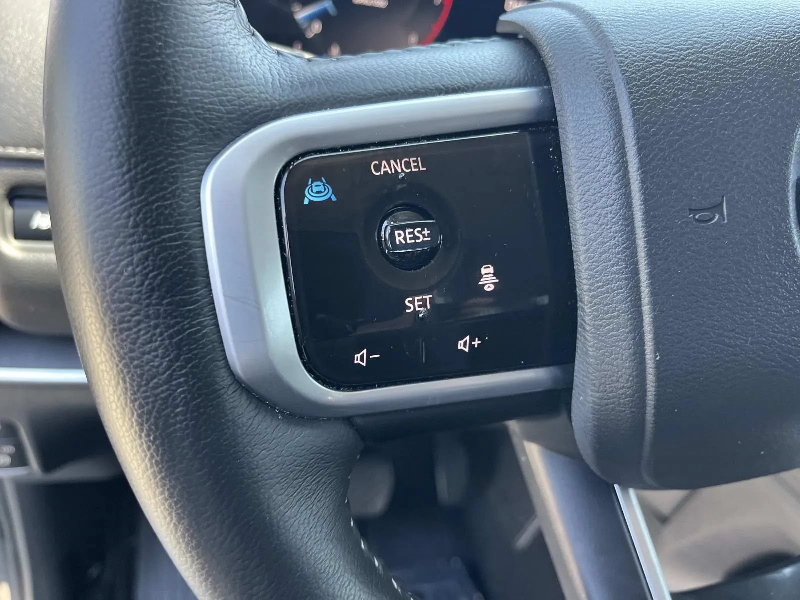 Used 2025 Nissan Armada SV RWD image 29
