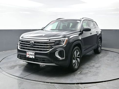 Used 2025 Volkswagen Atlas SE AWD/4WD image 4