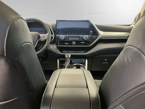 Used 2023 Toyota Highlander Platinum AWD/4WD image 10