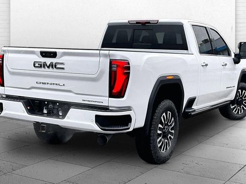Used 2025 GMC Sierra 2500 Denali Ultimate image 11
