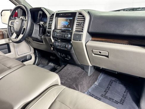 Used 2015 Ford F150 Lariat image 32
