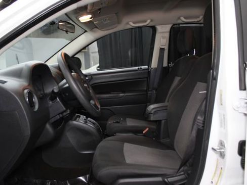 Used 2014 Jeep Compass Sport image 8