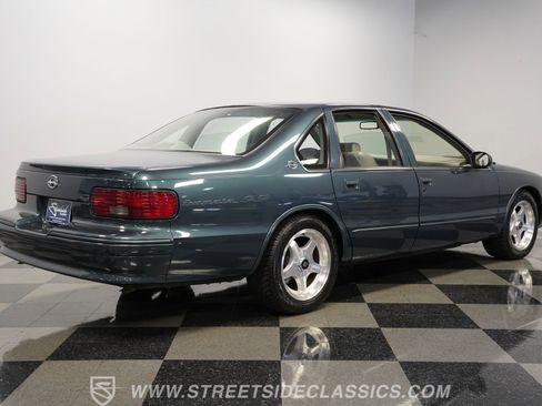 Used 1996 Chevrolet Impala SS RWD image 13