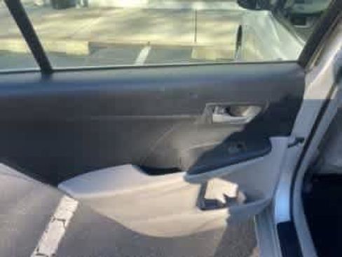 Used 2013 Toyota Camry LE image 18