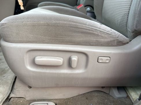 Used 2009 Toyota Sienna LE image 18