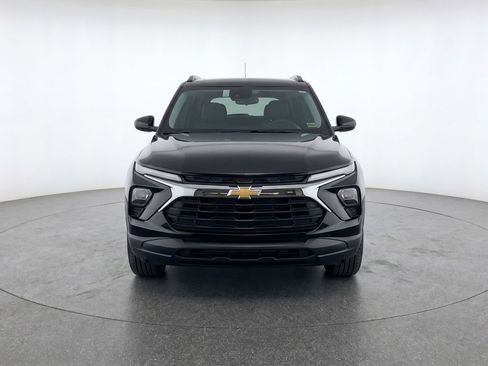 Used 2025 Chevrolet TrailBlazer LT FWD image 2