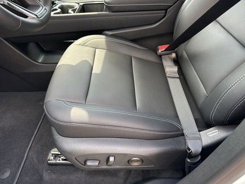 New 2026 Chevrolet Traverse LT w/ Sun and Wheel Package FWD image 9