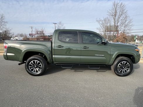 Used 2022 Toyota Tacoma TRD Sport image 10