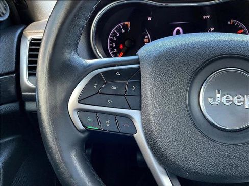 Used 2018 Jeep Grand Cherokee Altitude RWD image 20