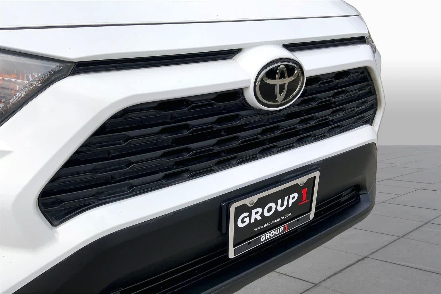 Used 2022 Toyota RAV4 LE FWD image 29