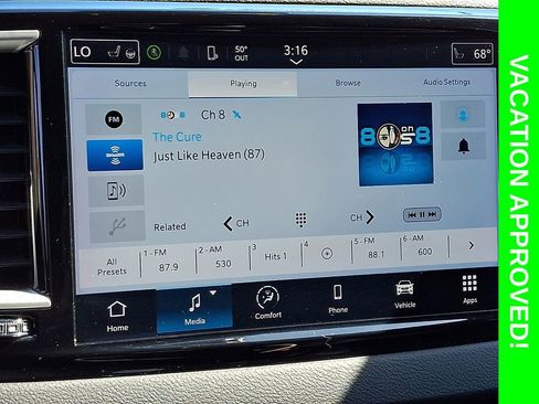 Used 2024 Chrysler Pacifica Touring-L FWD image 16