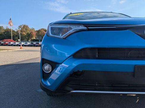 Used 2017 Toyota RAV4 XLE w/ Plus Special Value Package AWD/4WD image 9