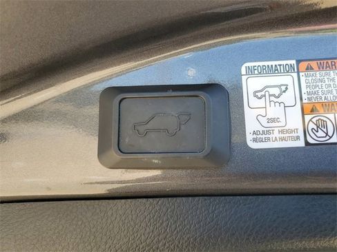 Used 2015 Toyota RAV4 XLE image 37