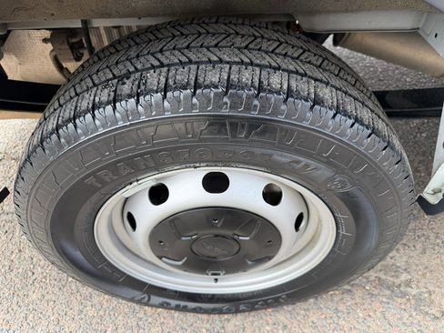 Used 2017 Ford Transit 350 XL image 38