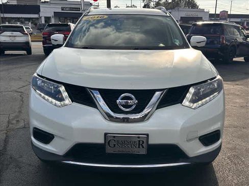 Used 2016 Nissan Rogue SV w/ SV Premium Package image 8