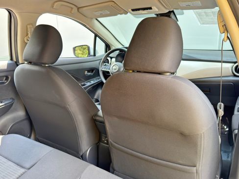 Used 2021 Nissan Versa SV FWD image 29