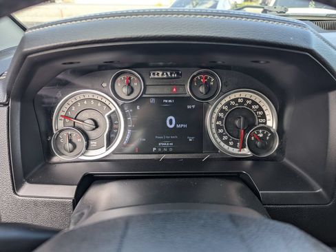 Used 2016 RAM 1500 Laramie w/ Convenience Group AWD/4WD image 25