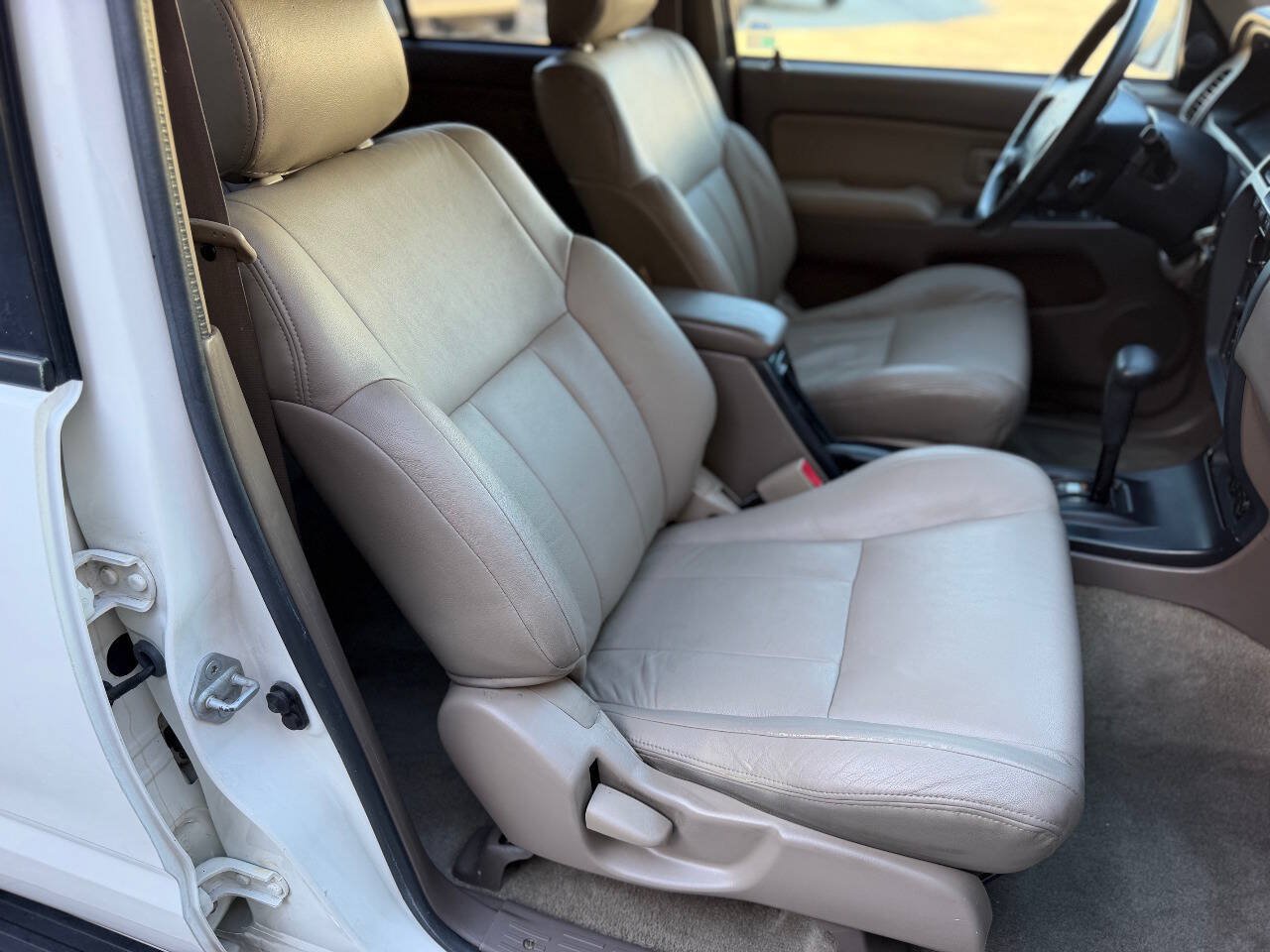 Used 2002 Toyota 4Runner SR5 w/ Upgrade Value Pkg 2 RWD image 15